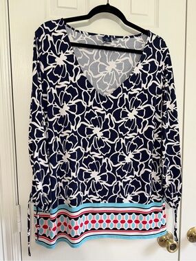 Kaari Blue Curvy 2X Floral V Neck Blouse Navy White Border Print Stretch Top